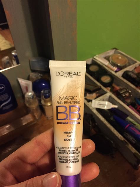 Say Goodbye to Foundation with Loreal Complexion Control Cream